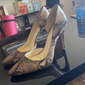 Gorgeous Snake print pumps